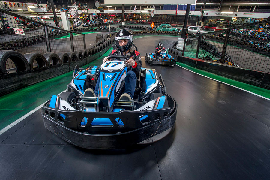 Kom karten op de kartbanen van Race Planet Amsterdam of Delft